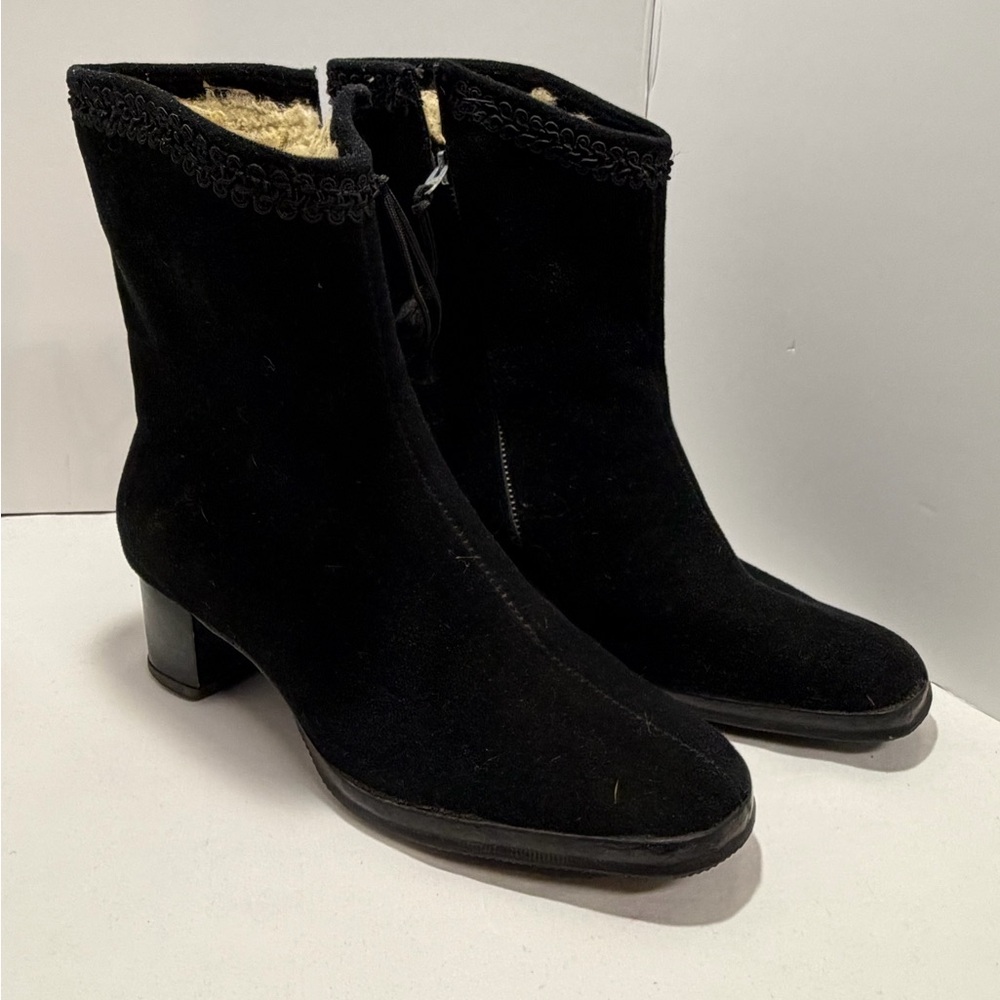 Vintage Suede/Velvet Black Women's Ankle Boots Fleece Lined 70’s?